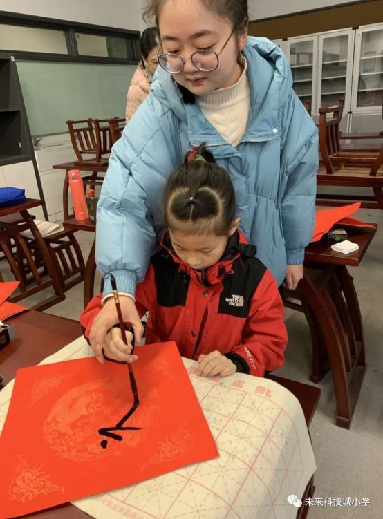 寒冬送春联 墨香暖人心3